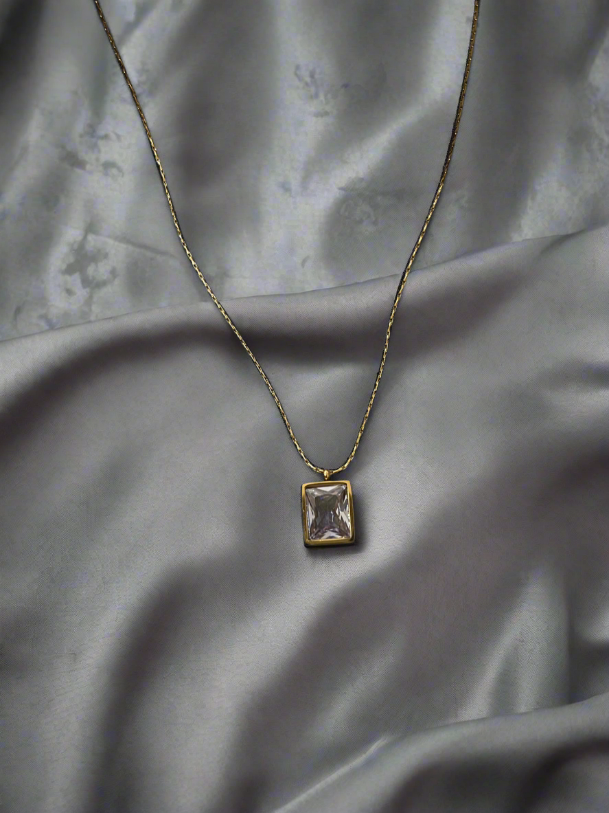 Stella Necklace