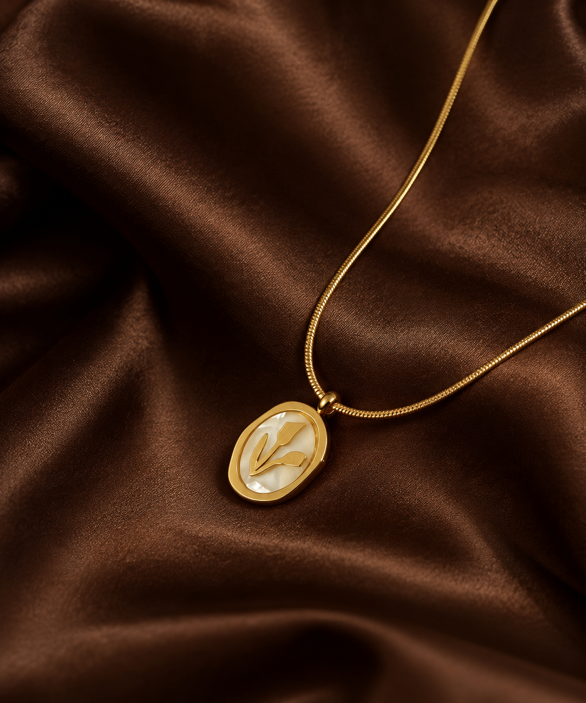 Flora Crest Pendant