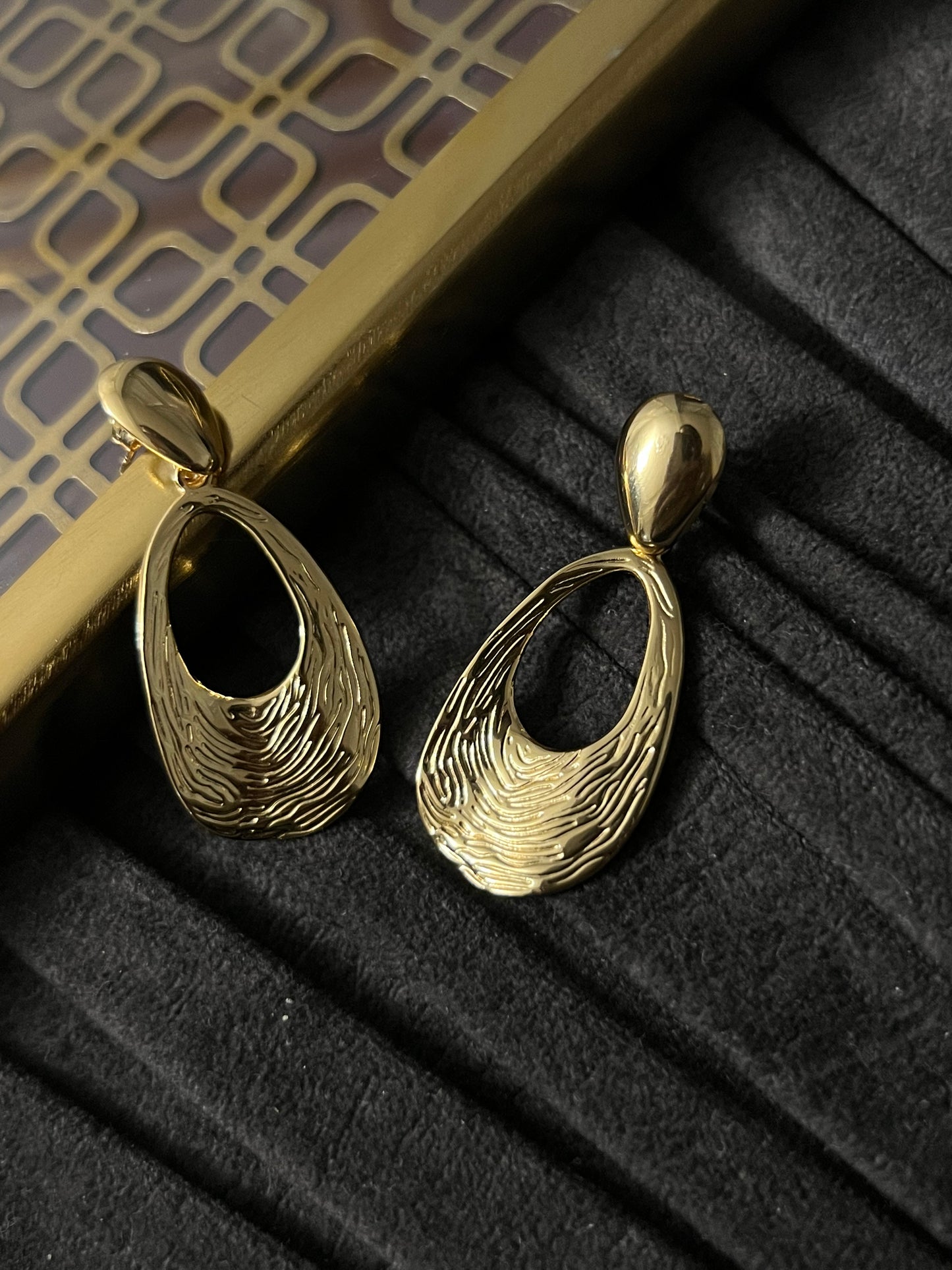 Liquid Gold Drop